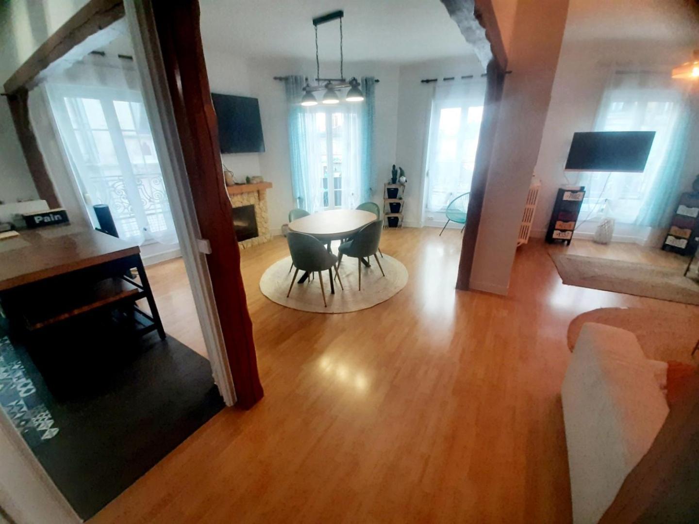 Maison De Ville Au Centre De Fismes 외부 사진